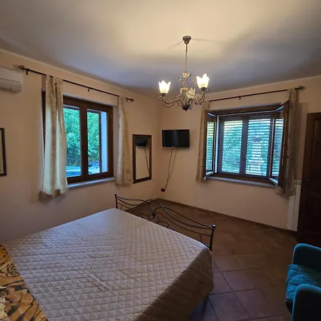 Copellace Oda ve Kahvaltı 3*